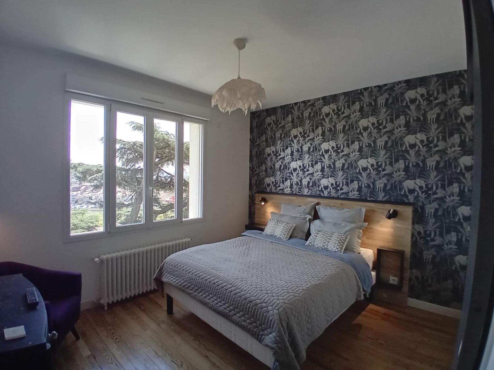 Deluxe Room,1597630327:JPEG